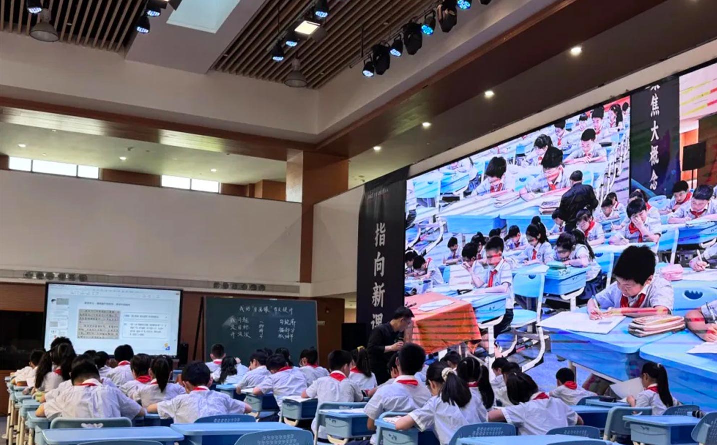 AI“爆改”作文课堂！这2000余所学校师生的日常太酷了